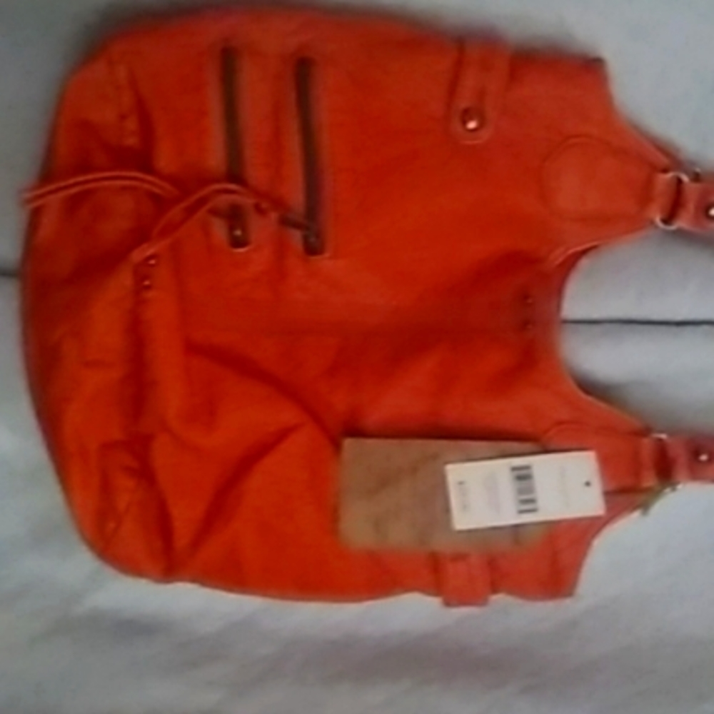 New hang bag brand new 100% leather. Poshmark payment rules only.